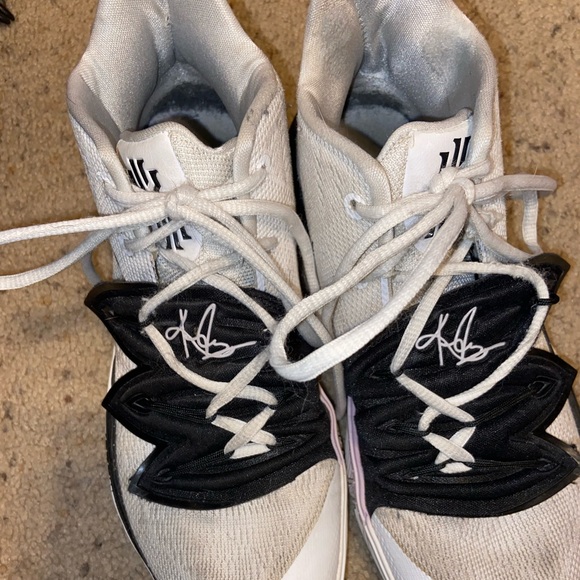 kyrie shoe white